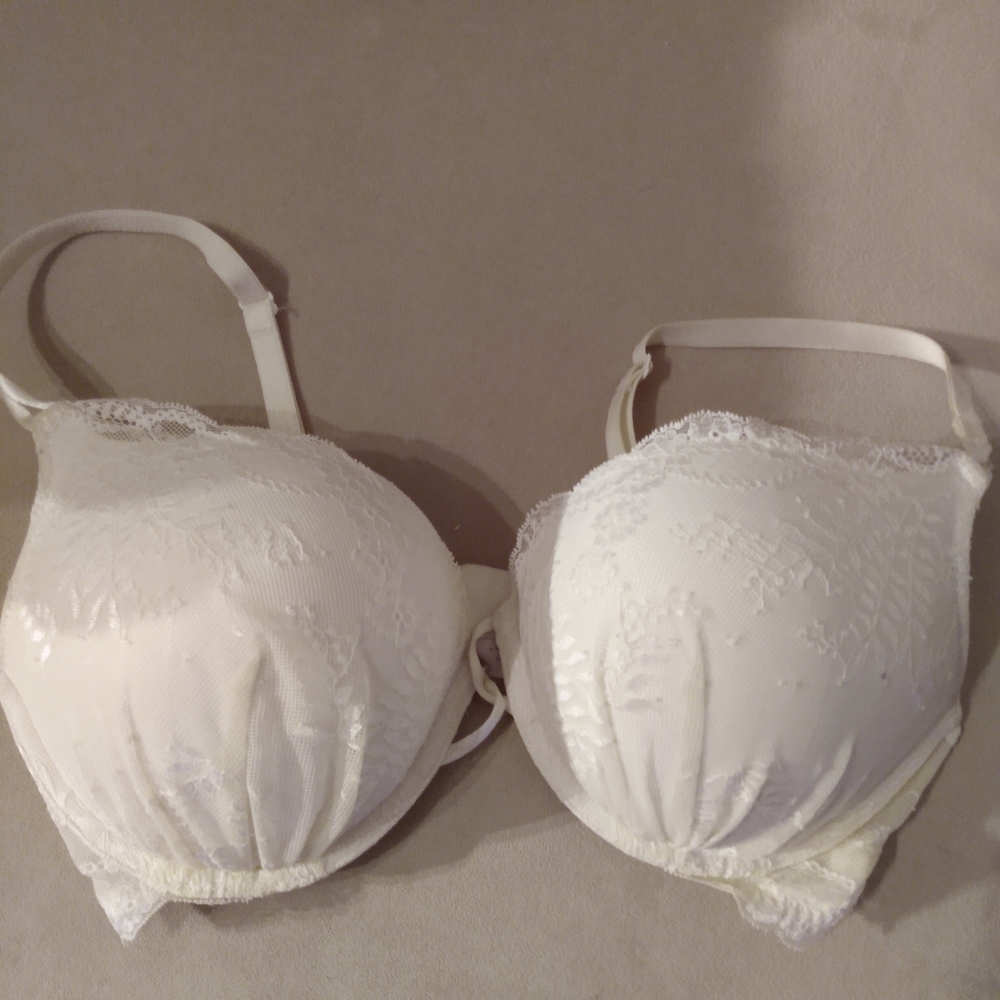 Victoria's Secret 36D plunge under wire bra